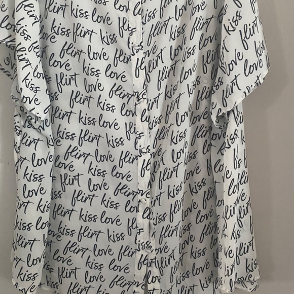 Torrid Shirt Blouse Top Abbey Love Flirt Kiss White Button Back Plus Sz 3 - Picture 3 of 3